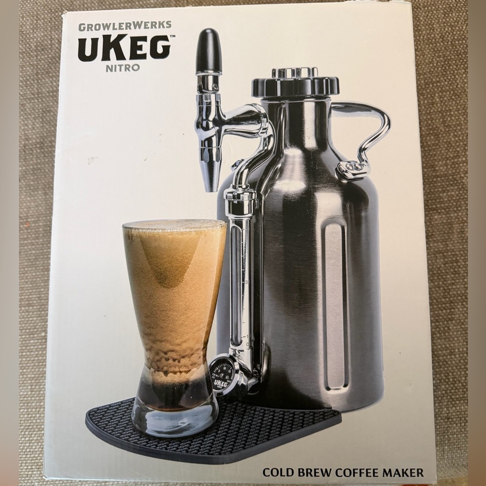 GrowlerWerks uKeg Nitro Cold Brew Coffee Maker, 50 oz, Black Chrome